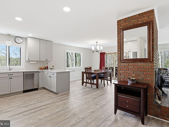 5th image of 218 Midshipman Cir