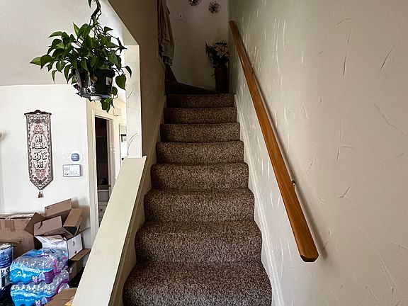 5th image of 24556 Bashian Dr #24556