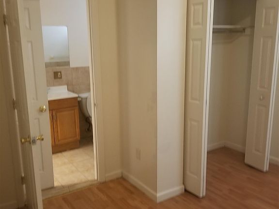 Bedroom with Bathroom