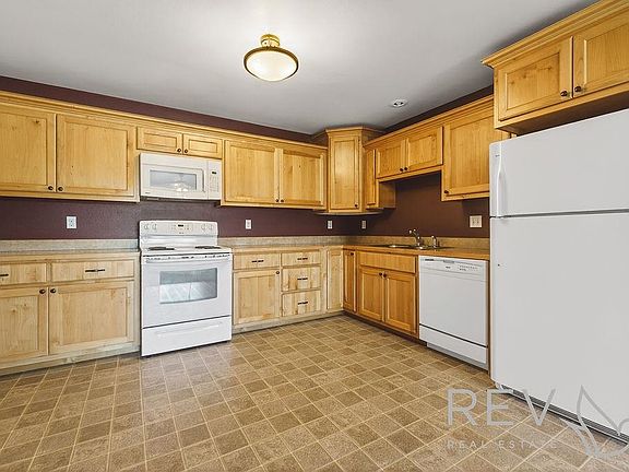 2nd image of 2844 Kent Ave #W31