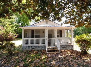 302 W James St, La Grange, NC 28551