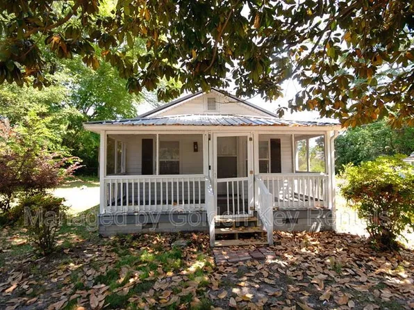 302 W James St, La Grange, NC 28551