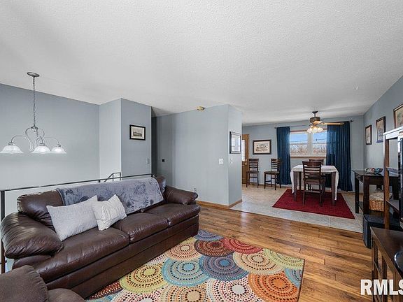 5th image of 3430 Oakwood Dr