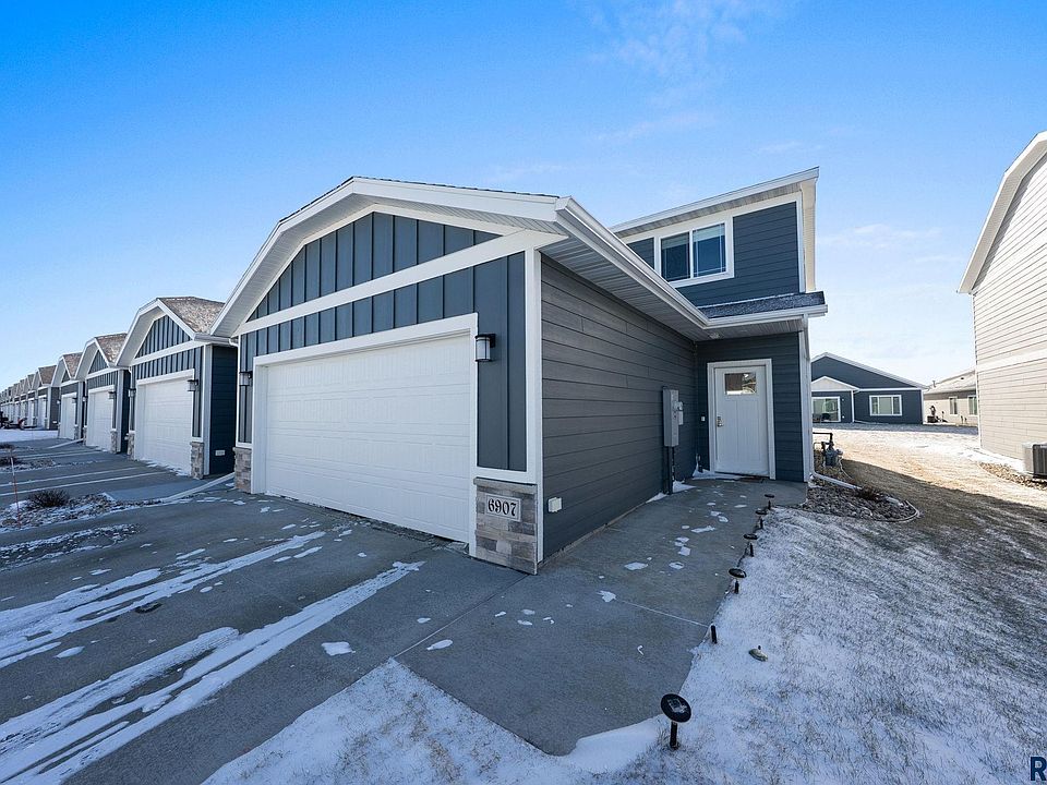 1st image of 6907 W Gresford Pl