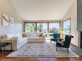 242 W Lake Sammamish Pkwy SE, Bellevue, WA 98008