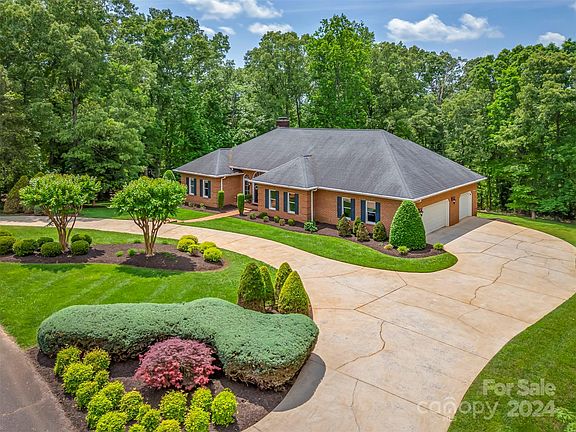 4th image of 228 Brookridge Dr