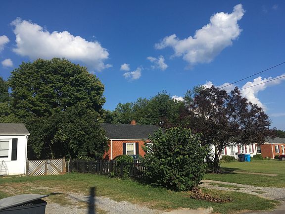 3rd image of 4525 Eden Dr NW