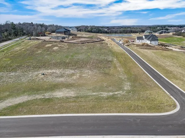 W279N6033 SERENITY DRIVE #Lt17, Sussex, WI 53089