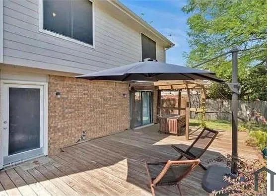1128 Prospect Dr — Photo 3