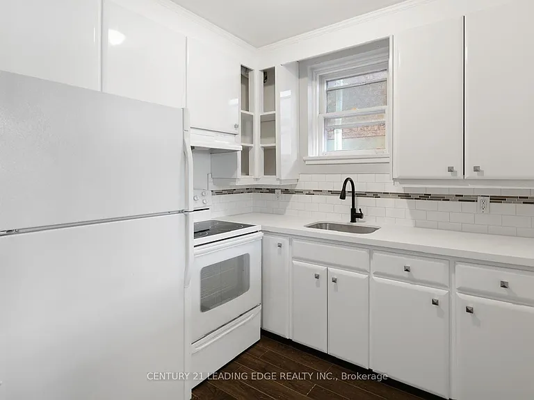 15 Virginia Ave #LOWER — Photo 5
