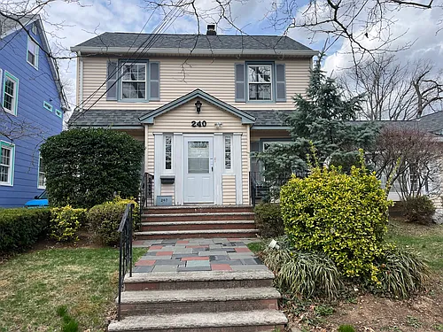 240 Amboy Ave #2 Photo 1