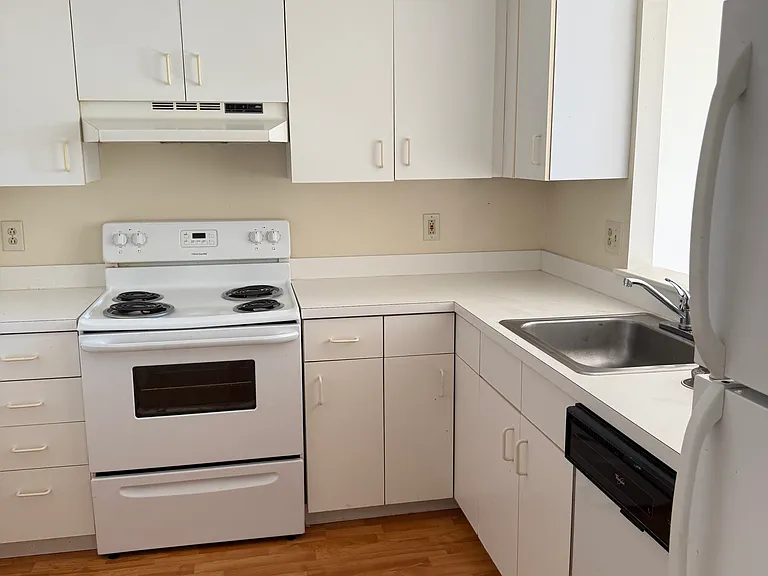 5 Bank St #5G — Photo 2