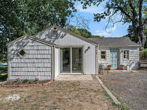 1537 S 49th St, Kansas City, KS 66106
