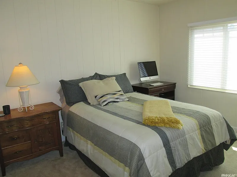 Thumbnail 12