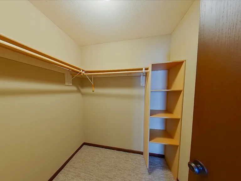 513 Brooklawn Dr — Photo 9