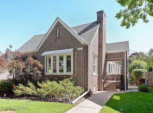 2621 Central Park Ave, Evanston, IL