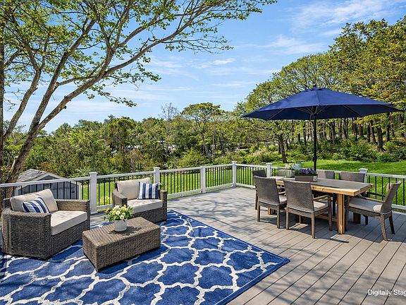 2nd image of 2 Pine Ridge End