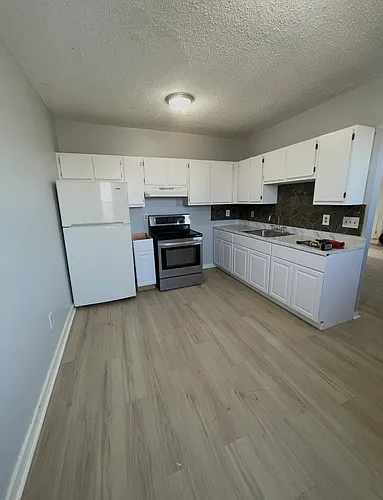 273 S Leonard St #6 Photo 1