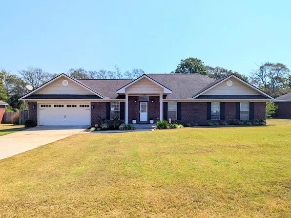 132 Maree Dr, Daleville, AL 36322