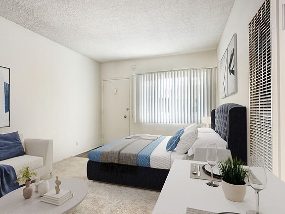 4th image of 1717 Ocean Park Blvd #23-12