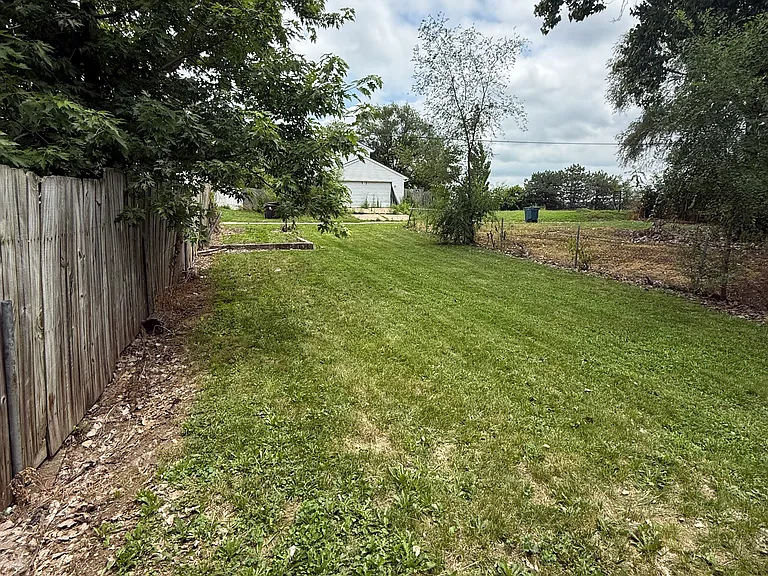 1820 S Livingston St — Photo 8
