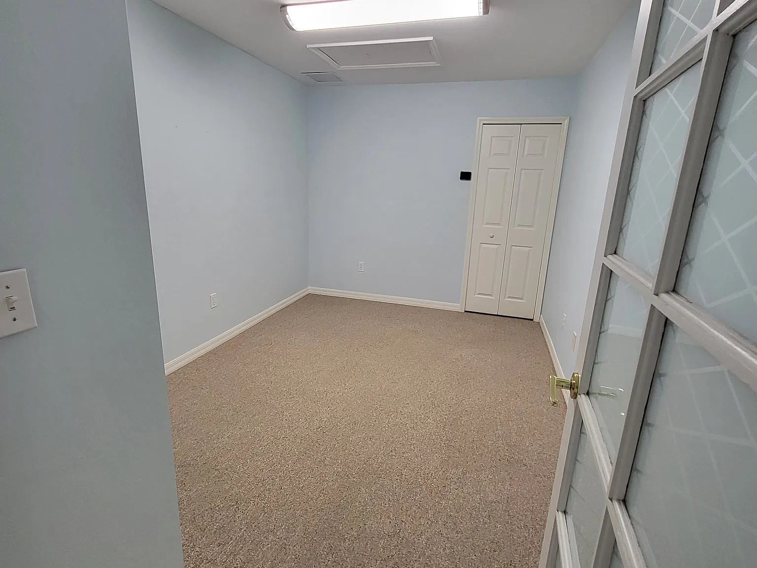 Studio, 880 sqft, $1,250 — Photo 4