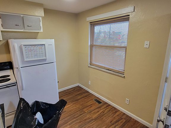 4th image of 2104 Bickmore Ave #2104