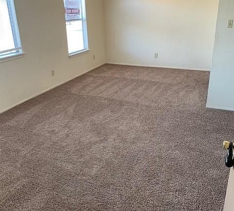 3rd image of 1640 W Park Dr APT A