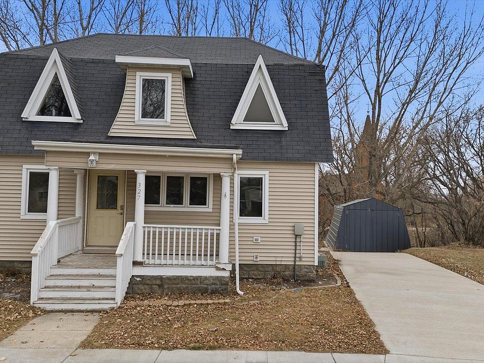 1st image of 327 2nd St NE