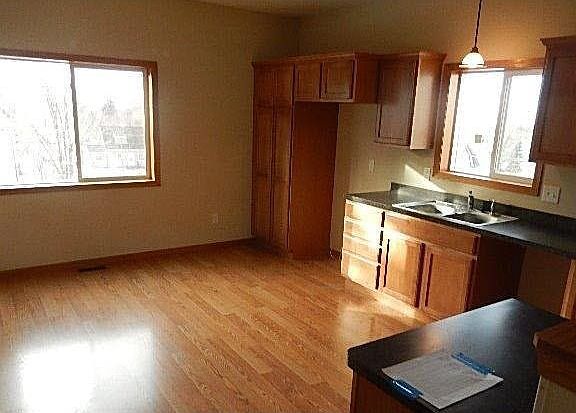 4th image of 1686 Bush Avenue