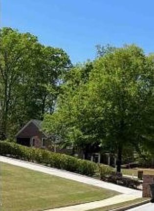 Exterior Neighborhood (street photo)