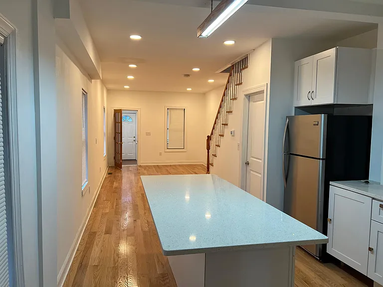 220 Lakeview Ave — Photo 5