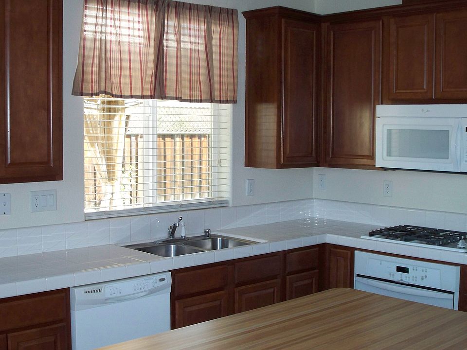 2nd image of 1731 Guildford Way