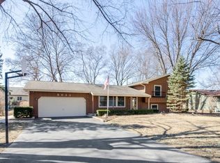 5011 Tile Line Rd, Crystal Lake, IL 60012