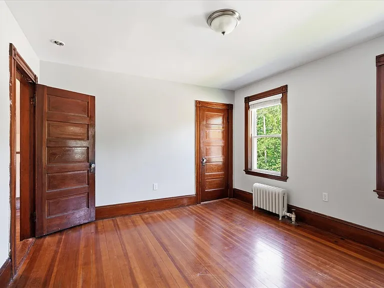352 Beulah St #1 — Photo 17