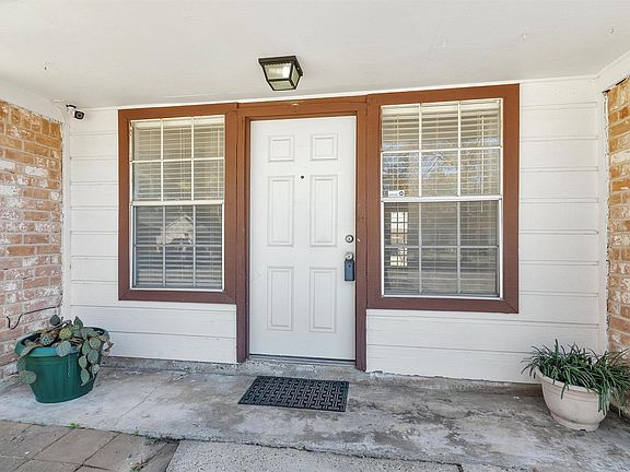 2nd image of 23014 Berry Pine Dr