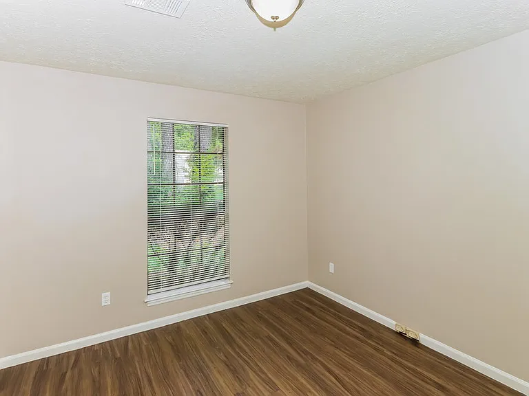 8912 Saddlewood Dr — Photo 11