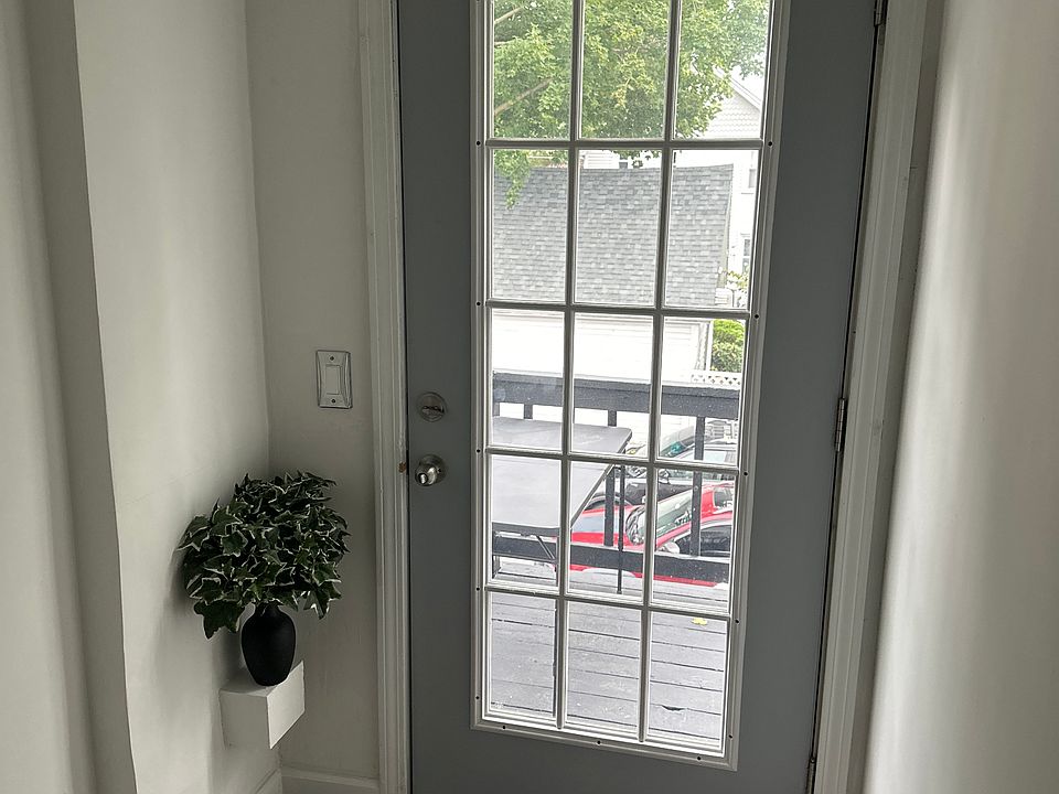 1st image of 246 Greenwood St Floor 2
