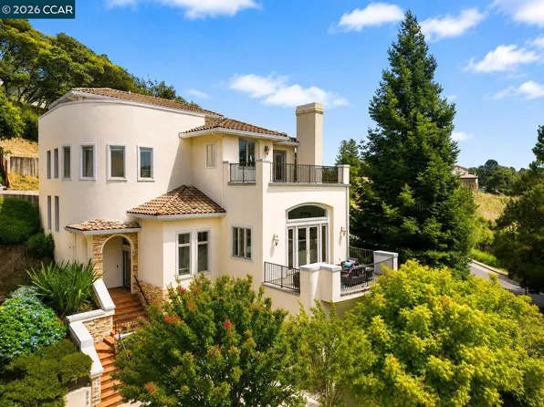 698 Via Rialto, Oakland, CA 94619