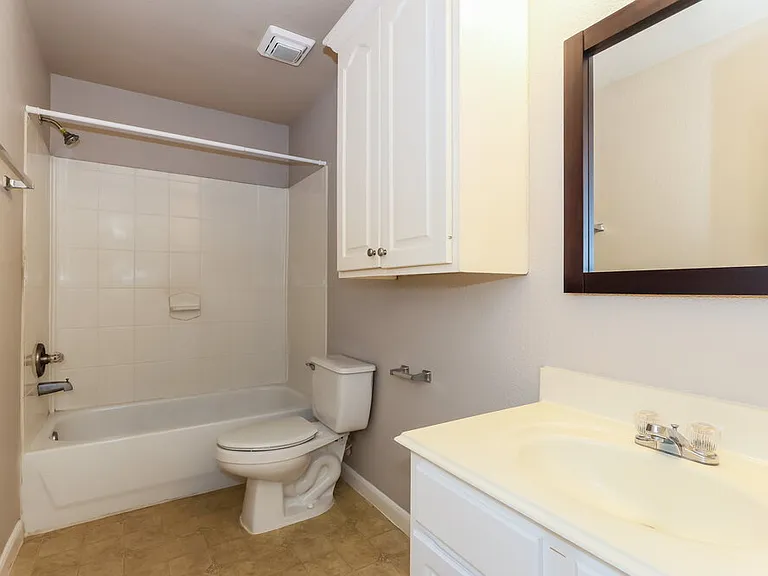 6403 Misty Brook Bend Ct — Photo 16