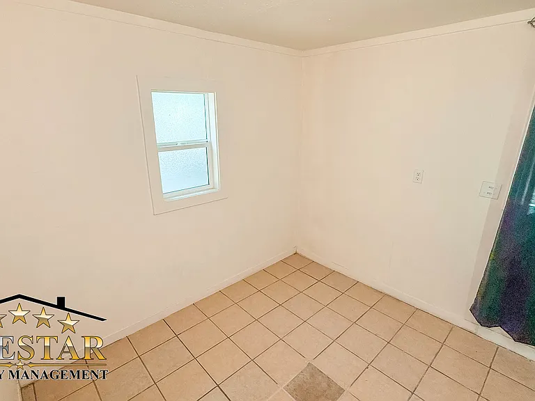 703 Woodrow Ave — Photo 15