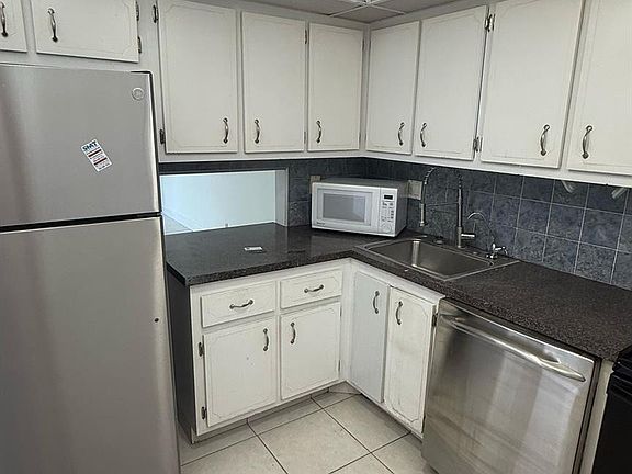 3rd image of 2900 NW 46th Avenue #212