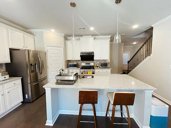 2nd image of 2314 Cherry Laurel Ln