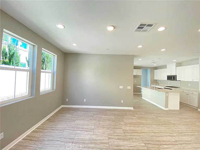 8790 Bay Laurel St — Photo 8
