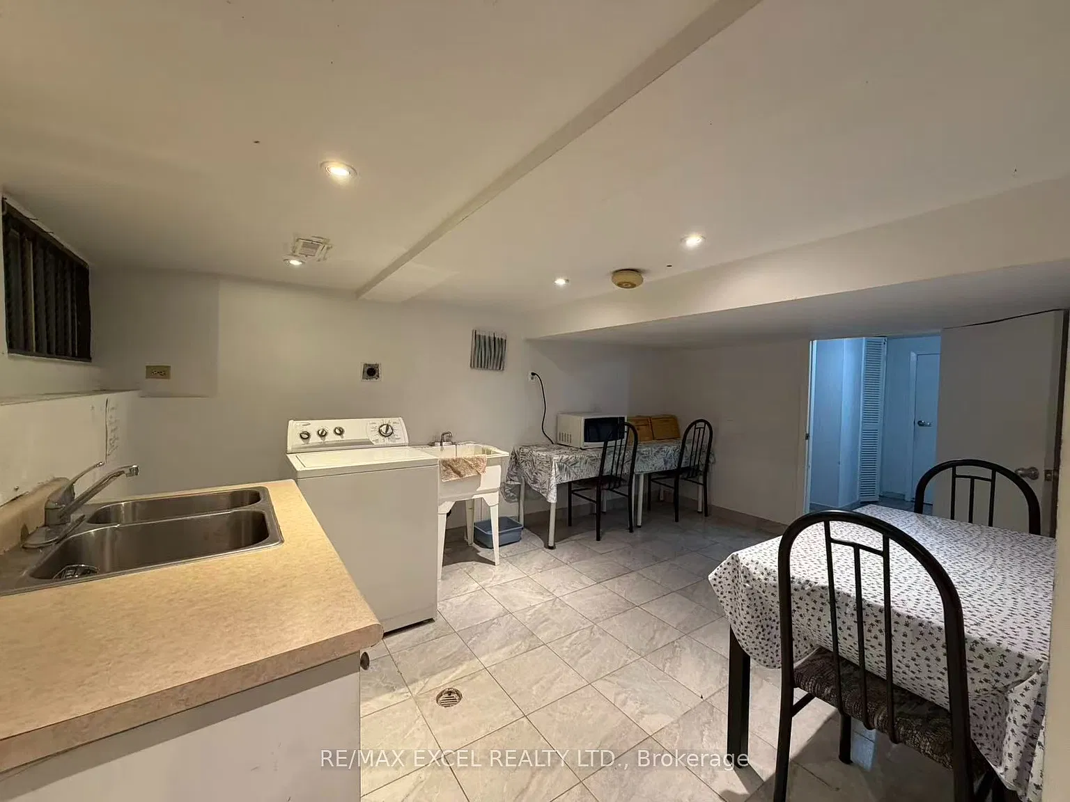 4 bed, $1,700 — Photo 4