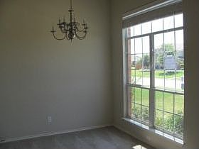 3rd image of 147 Glacier Ln