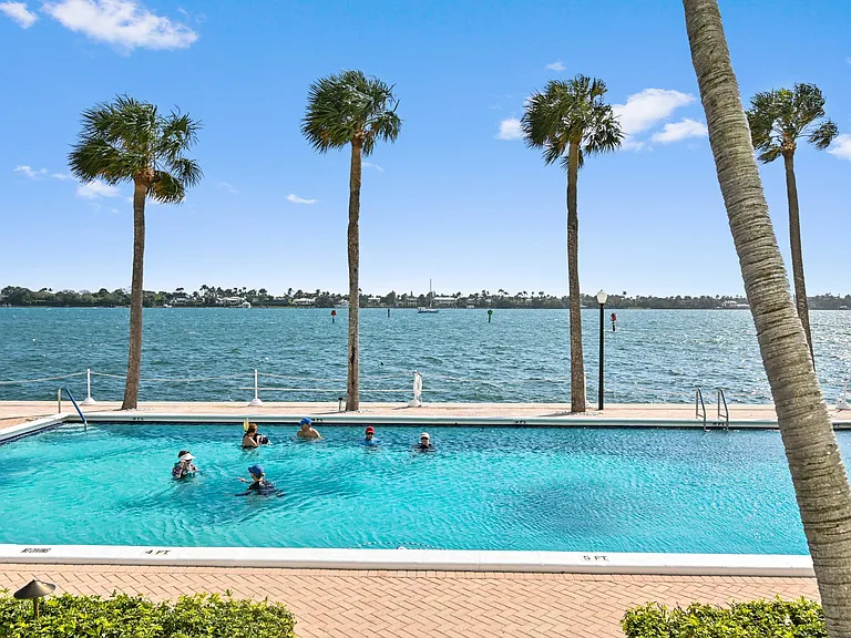 2600 N Flagler Dr #210 — Photo 21