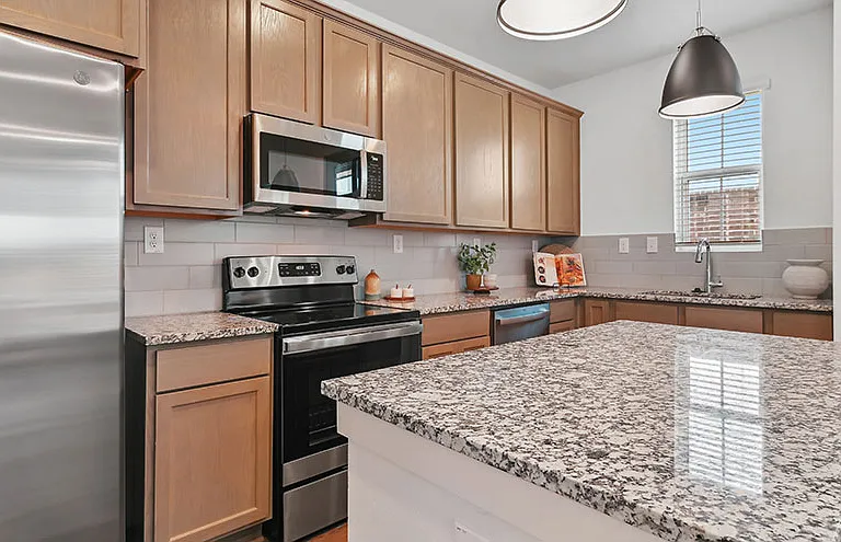 Canvas at Grand Prairie Townhomes — Photo 4