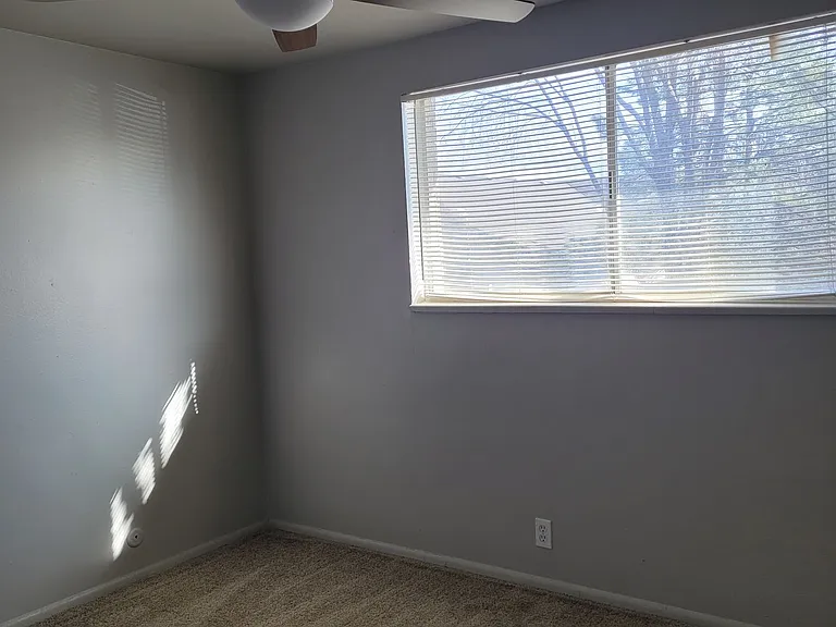 Jordanaire Apartments — Photo 20