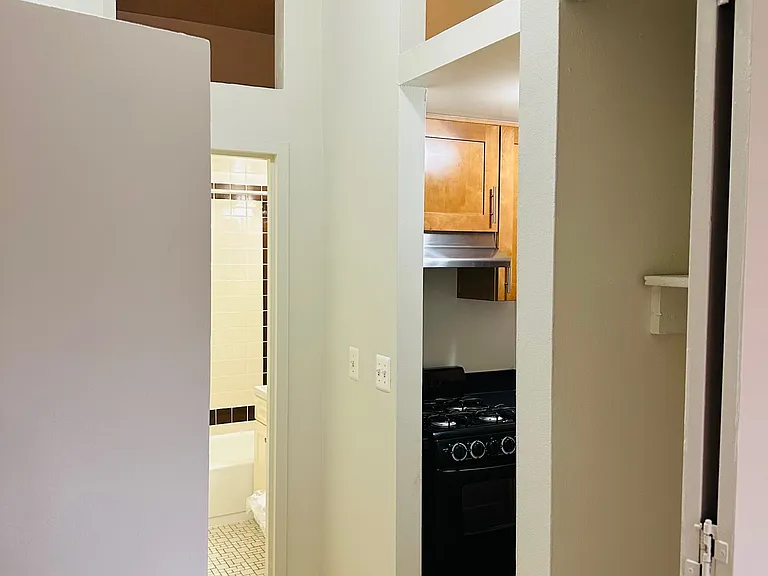 305 E 94th St #4E — Photo 5